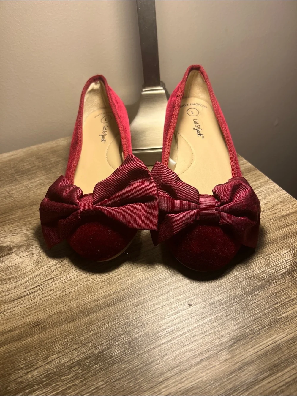 Cat & Jack Red Velvet Bow Ballet Flats for Kids stock (22)